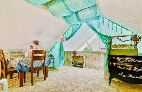 WOW!! Ultimate Pocono Retreat Hot Tub, Game Room, Fire Pit, Near Lakes & Hiking! - Foto 23