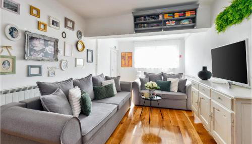 3 Bedroom Cozy Home In Gornje Plavnice - Foto 4