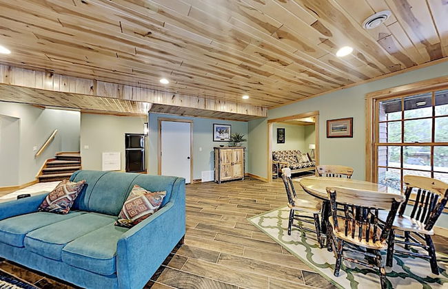 Round House on Round Lake - Photo 15