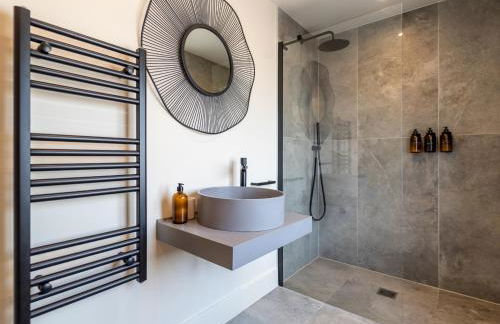 The Farmhouse - Photo 20