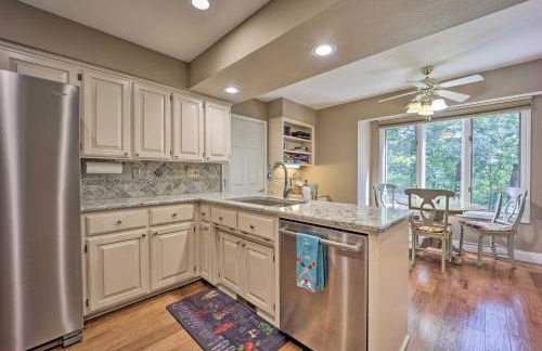 Lakefront Getaway with Private Dock and Kayaks! - Foto 9