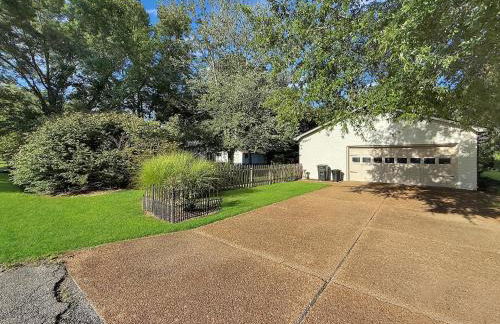 3 Bedrooms 8 Guests Modern Ranch Retreat on Half Acre - Foto 21