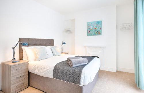 4-Bed Contractor Home - Garden - Near M4 & City - Foto 9