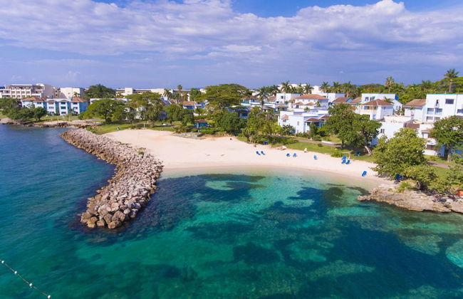 Point Village Studios and Suites - Photo 1