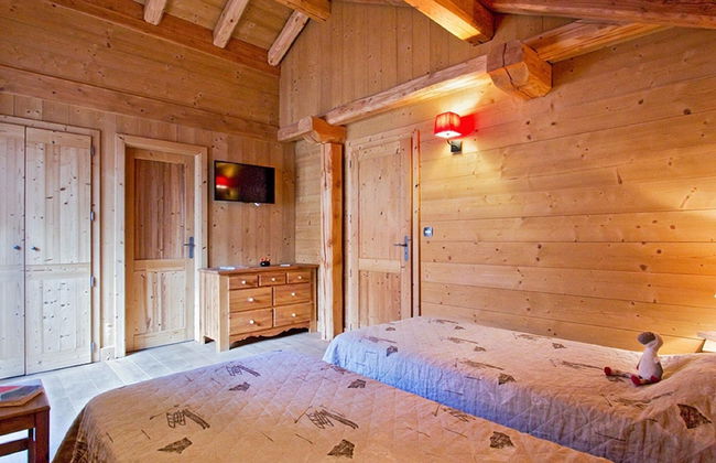 Chalet in Les Deux Alpes With Private Pool - Photo 4