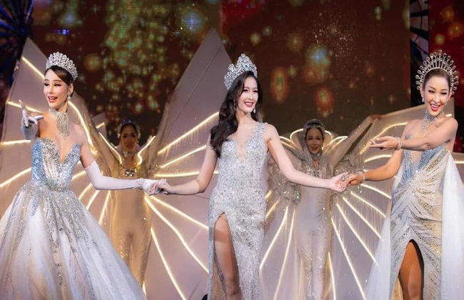 Genießen Sie die Tiffany Show mit dem Silber-Ticket und einer Stadtrundfahrt - Foto 1