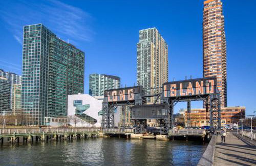 Blueground LIC pool wd nr Gantry Park NYC-1845 - Foto 39