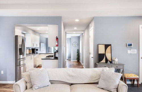 Stylish 3BR Home EV Outlet Near Light Rail - Foto 13