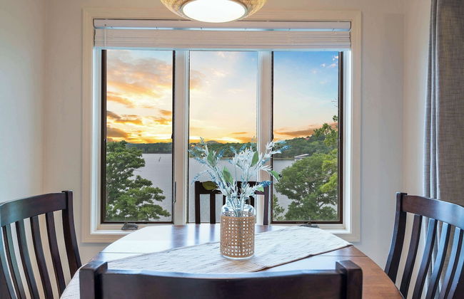 Lakefront Oasis Amazing Views! - Photo 29