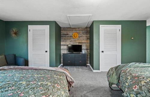 Spacious 4 Bedroom Sleeps 10 with Sauna and Hot Tub - Foto 42