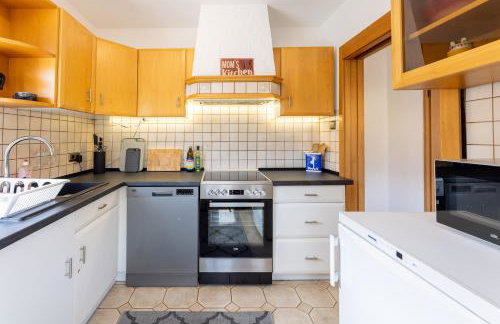 Großes Ferienhaus mit Garten für Familie & Gruppen bis 13 Personen - Foto 7