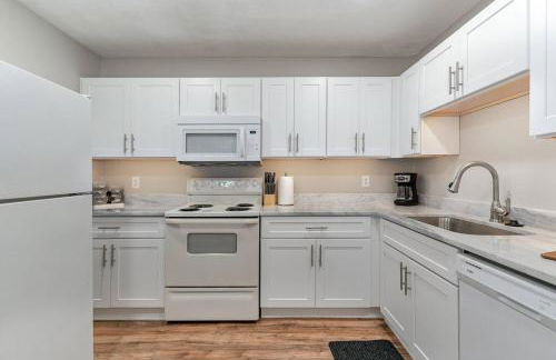 Freshly Renovated - Minutes from Downtown & BNA - Foto 8