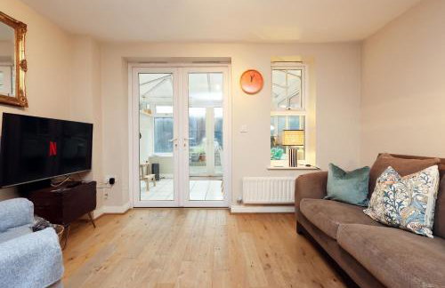 Cosy Bristol Townhouse - Free Parking - Sleeps 6 - By EKLIVING PARTNERS - Foto 40