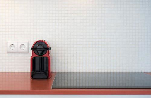 LovelyStay - Casas Brancas - Modern Apartment with Balcony & free private parking - Foto 12