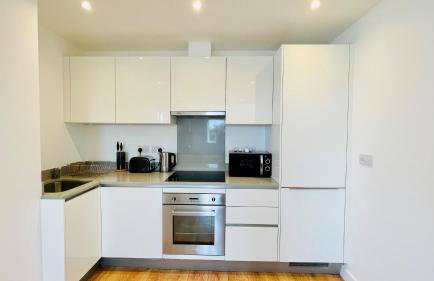 Urban Gem Apartment- Free parking - Photo 13