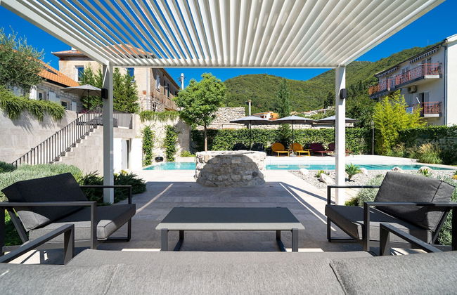 Villa Lastva is a Five Star Seafront Luxury Villa With Privite Pool - Foto 57