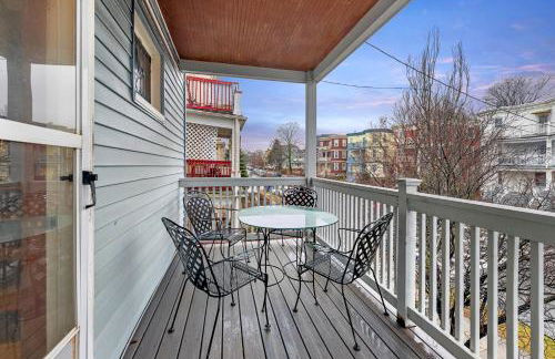 Bright & Spacious 3BR, Mins from Downtown, Easy to Gillette, Parking - Foto 46