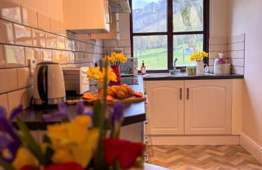 Lake Cottages at Cwm Chwefru - Foto 3