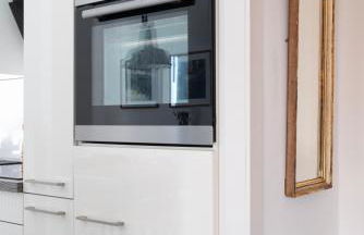 FeelsLikeHome - Schöne&zentral angebundene Altbauwohnung mit Parkplatz - Foto 17