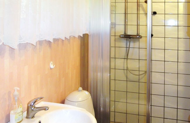 3 bedroom House in Oskarström with garden and terrace - Photo 9