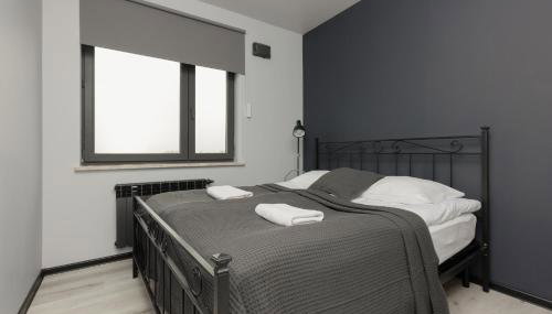 Industrial Pet-Friendly Apartment with Movie Projector by Noclegi Renters - Foto 3, towels