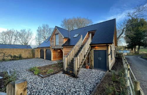 Upper Gelli Luxury Holiday Lodge, Converted Dairy & Cosy Shepherds Huts - Photo 15