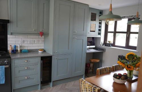 Atworth Haven: 4-Bed Home with Garden - Foto 28