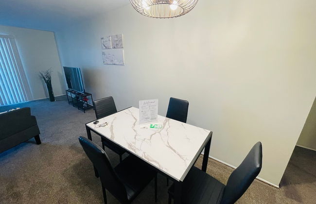 Charming 2BR 2B in Elkins Park Parking Pool - Foto 8