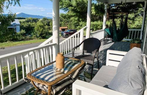 The Orchard, a family friendly home- hot tub, fire pit, yard games - Foto 9