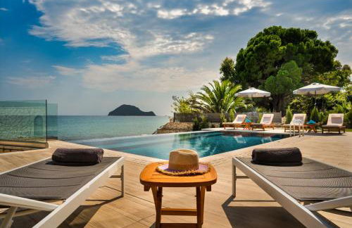 Violet Beach Front Private Villa - Foto 34