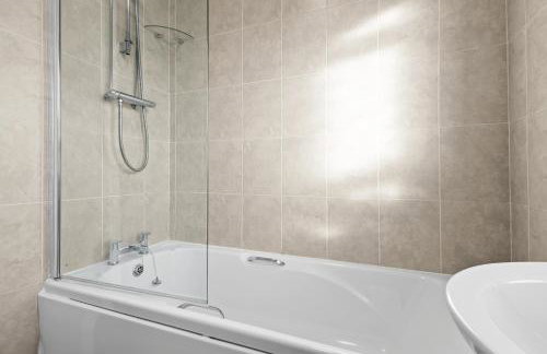 Welcoming Home in Hurlford, Kilmarnock - Bonnie Lodgings - Foto 25