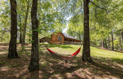 Luxe Hot Springs Cabin w/Pond and Game Room! - Foto 15