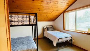 Unforgettable 4 bedroom 3 bath waterfront cabin - Foto 4
