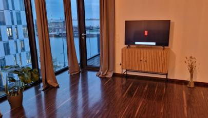 Homey Apartments Harbor Suite - Parking Two Bathrooms Netflix Sea view - Photo 4