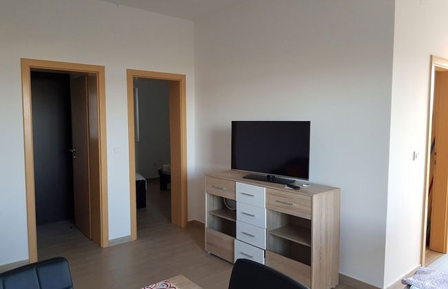 Contemporary Apartment in Neviđane near Sea - Foto 1