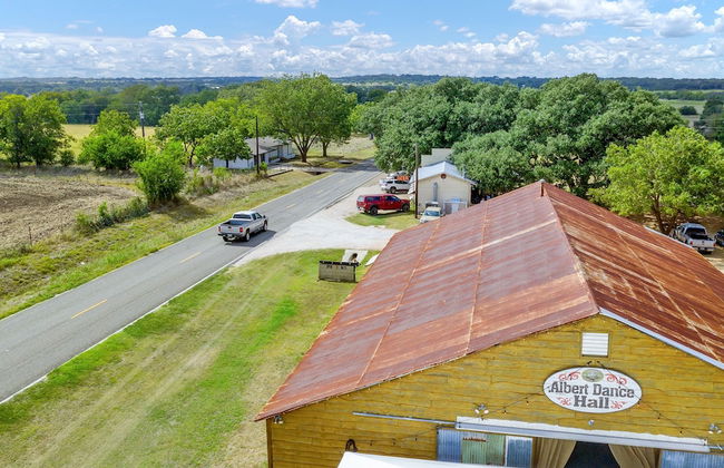 Luxury Cabin-right Across From Albert Dance Hall! - Foto 18