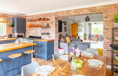 Swift Host - 3 Bed - Outskirts of Norwich - Parking - Garden - Foto 1