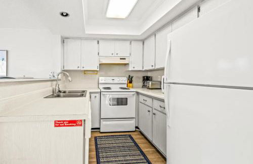 Coconuts Poolside #115 - Photo 11