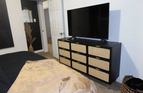 Brand NEW King Suite| Movie/Game Room| Coffee Bar - Foto 33