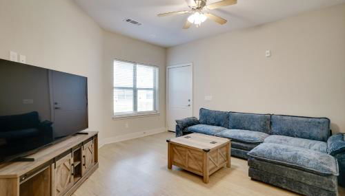 Pool Access, 1 Mi to Shops and Eats Crowley Rental - Foto 4