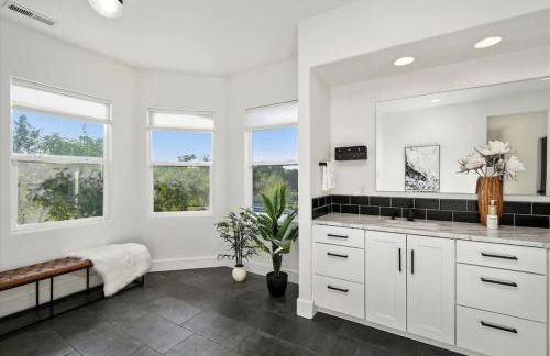 Private Oasis On 2 Acres with Indoor Pool and Theater - Foto 25