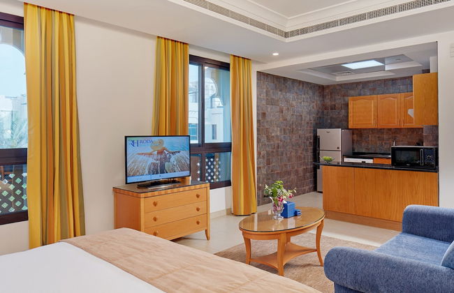 Roda Beach Resort - Photo 9