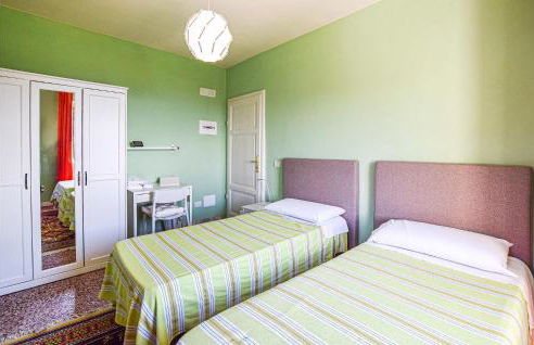 5 Bedroom Amazing Home In Fabbiano - Foto 19