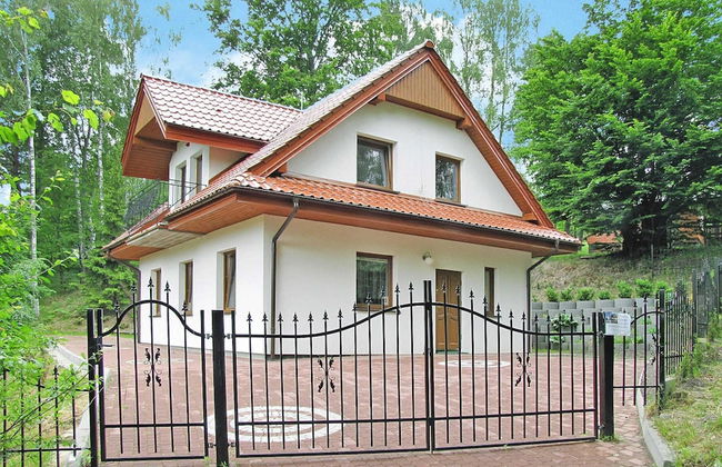 Holiday Home in Kretowiny Near Lake - Foto 1