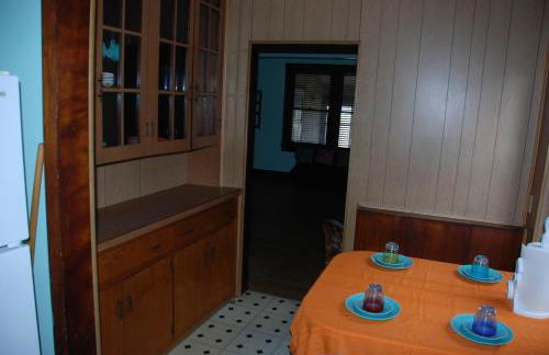 Old Time Beach Front Cottage - The Beach is your Backyard! Pet Friendly cottage - Photo 19