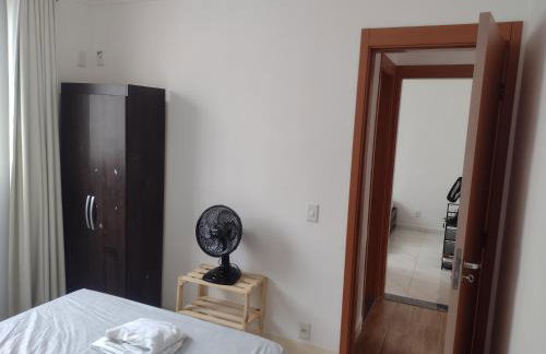 Luias, apartamento ao lado do shopping plaza e atacadão com wi-fi , tv grátis van na porta - Photo 22
