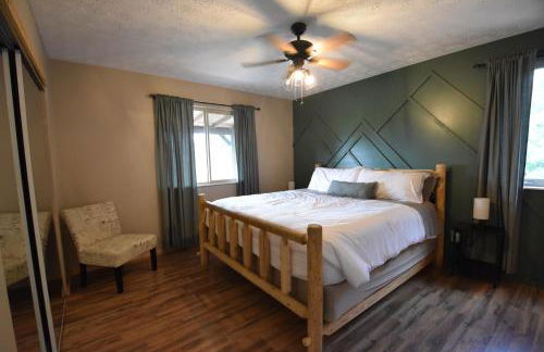 East Tennessee Family Mountain Retreat with Private Vineyard - Photo 22