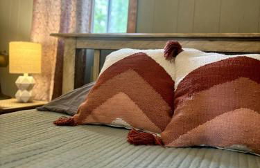 Embrace Nature in this Breathtaking Cottage in Portage Lake, Maine - Foto 7