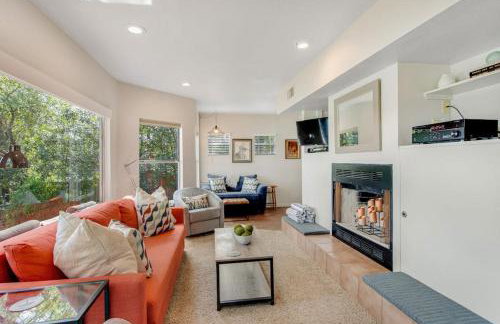 Two-Story Waterfront Retreat with Boat Dock, Two Firepits & Two Kayaks - Foto 6
