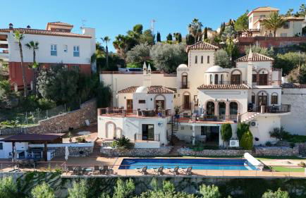 Dream Stay! 15 Guests, Big Pool with Heating Option at Extra Cost, Sea view! - Photo 22